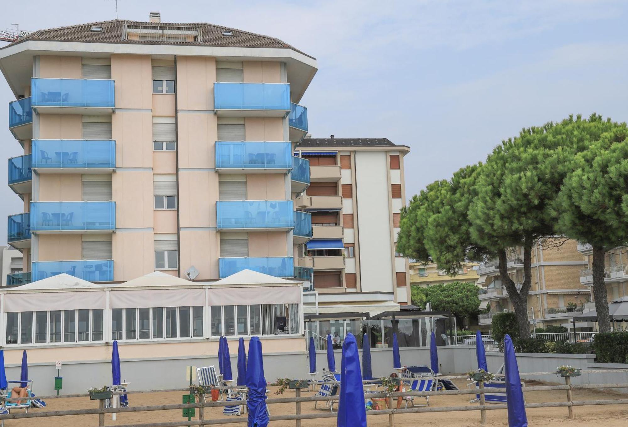 Hotel La Bussola Lido di Jesolo Exterior foto